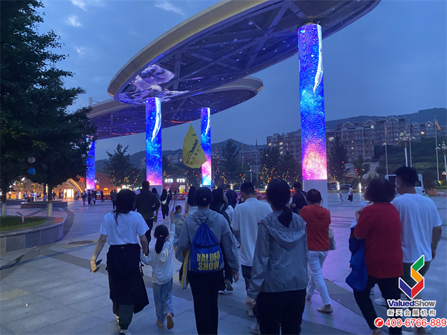 新天會展小伙伴前往場地觀看演出