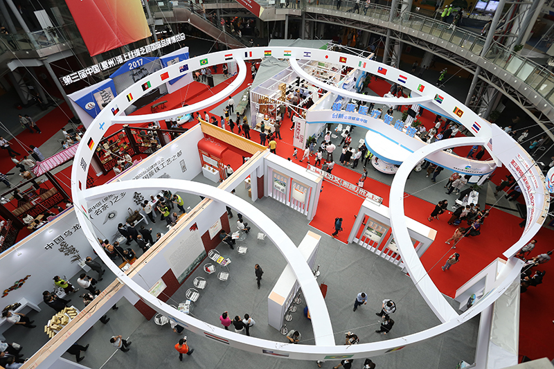 第四届中国（泉州）海上丝绸之路国际品牌博览会展馆中央实拍图