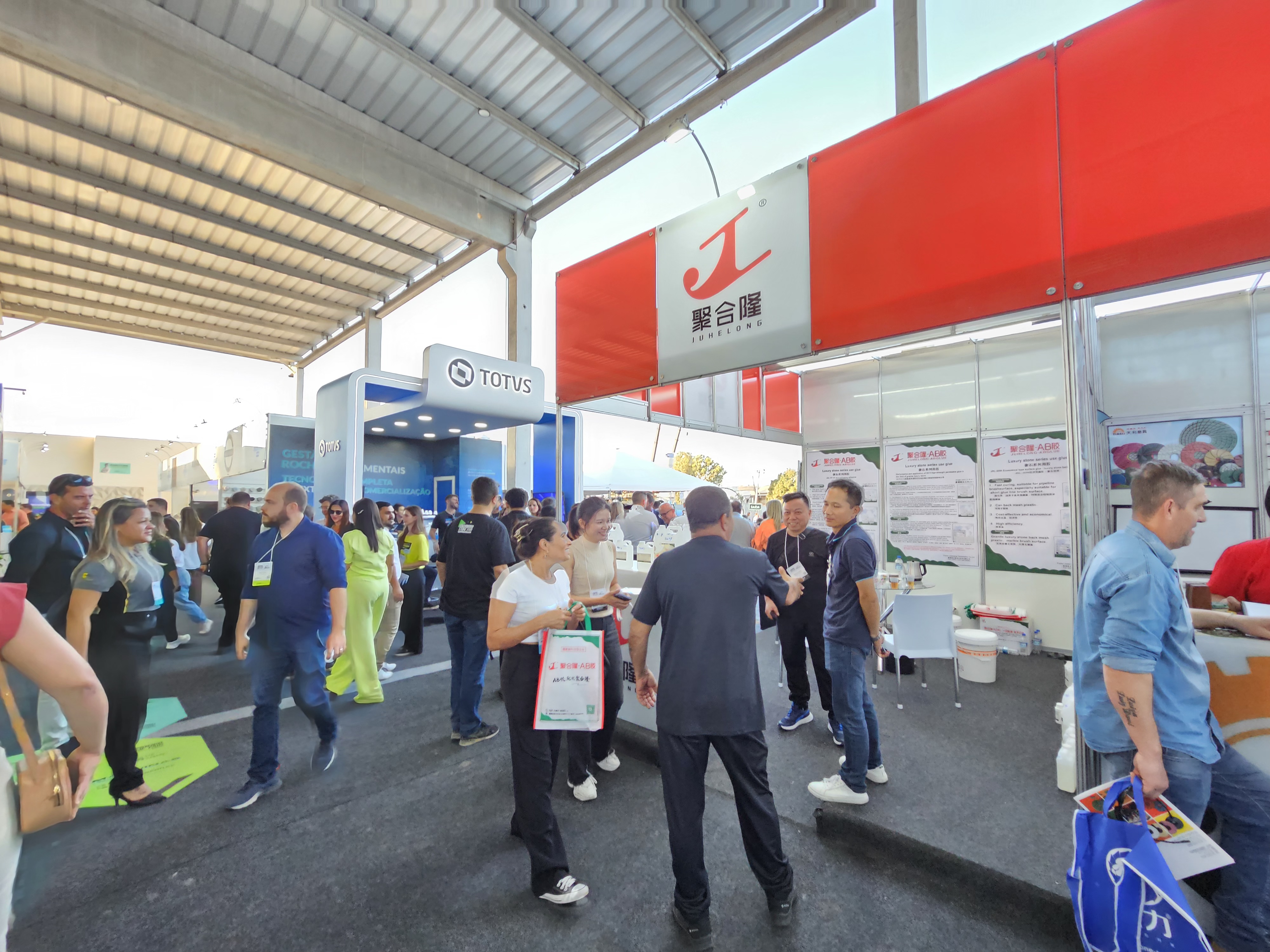 企業(yè)如何找到合適的展會參加呢?該從何處入手